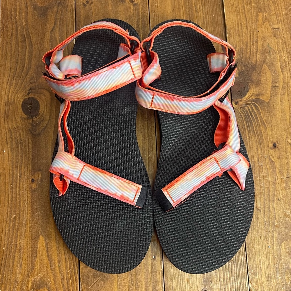 Teva Womens size 10 original orange tie dyed sandals